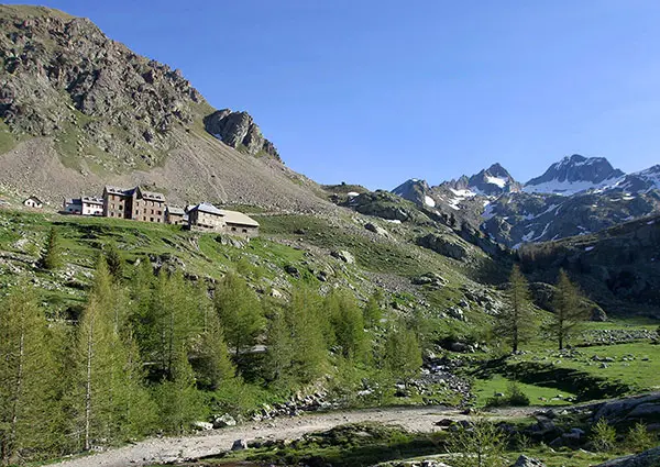 Chemin d'accès à l'Hôtel des Pèlerins